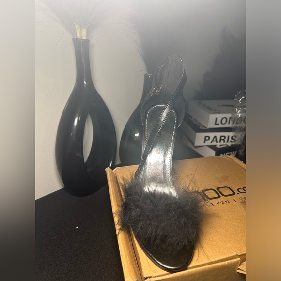 New in Box Black FUR Open Toe Heels - Picture 9 of 9